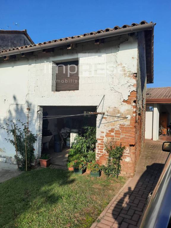 casa indipendente in vendita ad Istrana in zona Pezzan