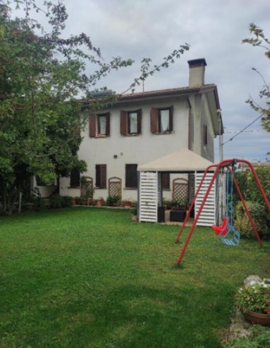 casa indipendente in vendita ad Istrana in zona Pezzan