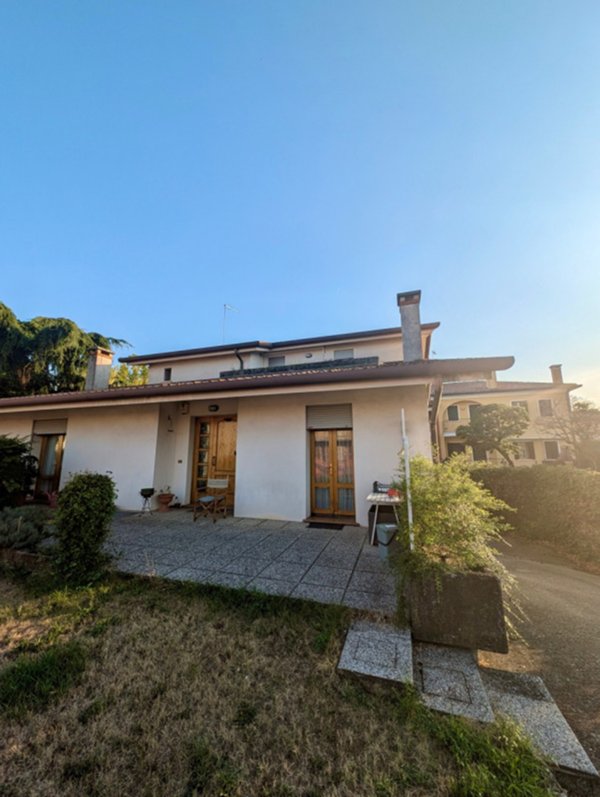 casa indipendente in vendita ad Istrana in zona Pezzan