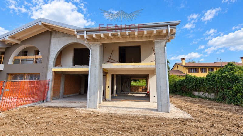 casa indipendente in vendita ad Istrana in zona Pezzan