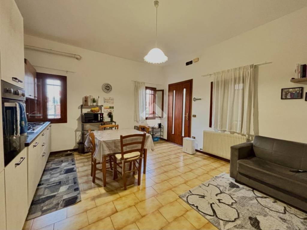 appartamento in vendita a Loria in zona Bessica