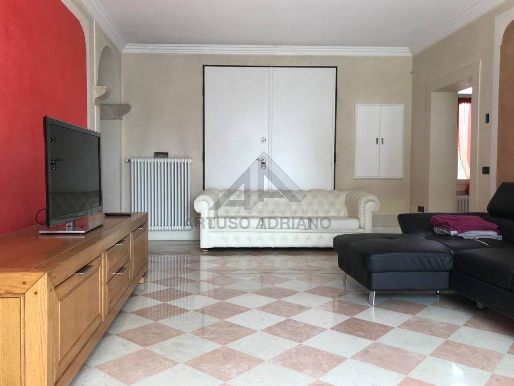 casa indipendente in vendita a Loria