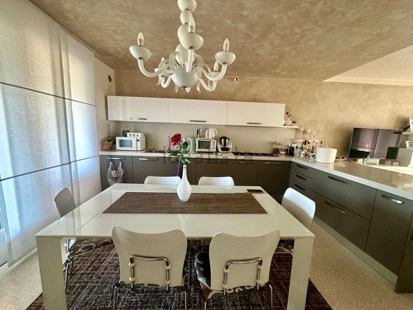 casa indipendente in vendita a Loria