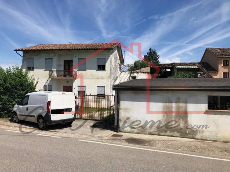 casa indipendente in vendita a Loria