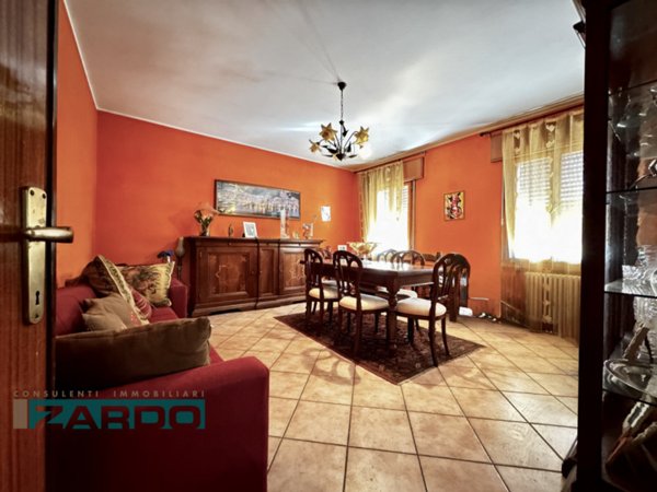 casa indipendente in vendita a Loria in zona Castione