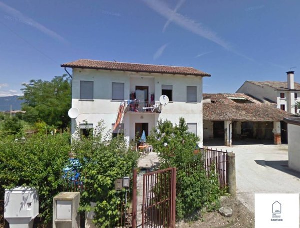 casa indipendente in vendita a Loria