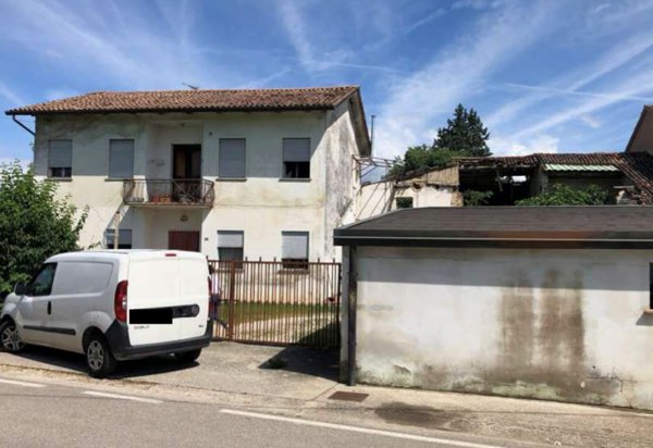 casa indipendente in vendita a Loria