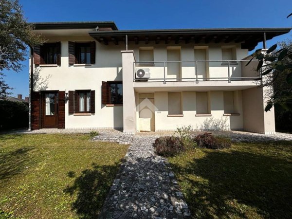 casa indipendente in vendita a Loria