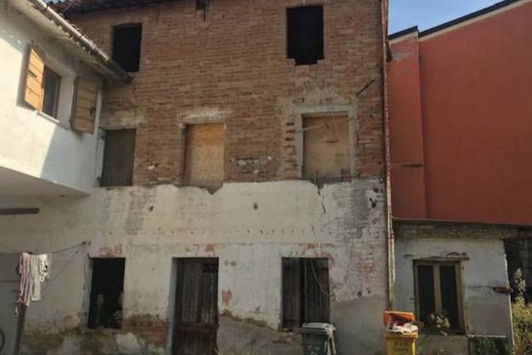 casa indipendente in vendita a Loria