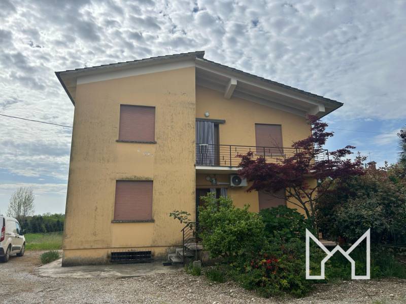 casa indipendente in vendita a Loria in zona Bessica