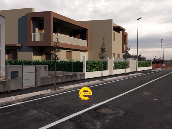 casa indipendente in vendita a Loria in zona Ramon