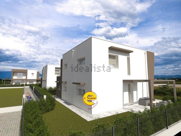 casa indipendente in vendita a Loria in zona Castione