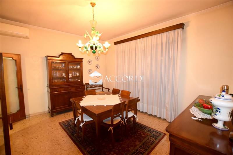 casa indipendente in vendita a Loria in zona Bessica