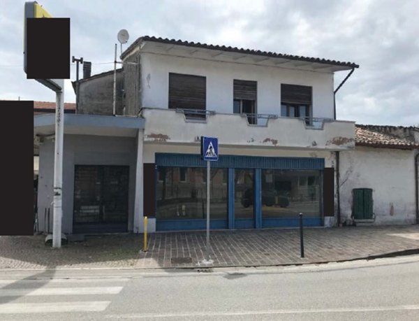 locale di sgombero in vendita a Loria in zona Bessica