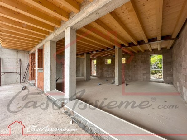 appartamento in vendita a Loria in zona Castione