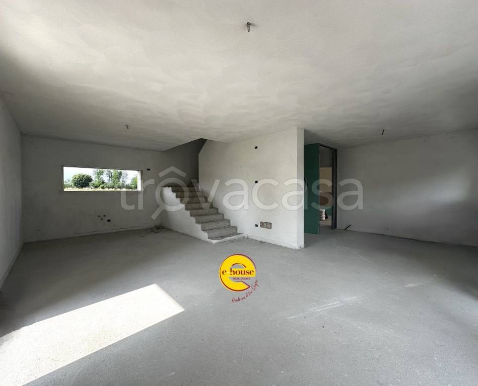 casa indipendente in vendita a Loria in zona Castione