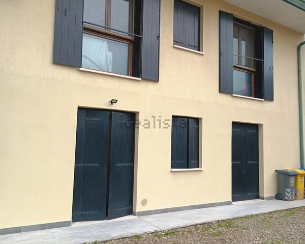 appartamento in vendita a Loria in zona Castione