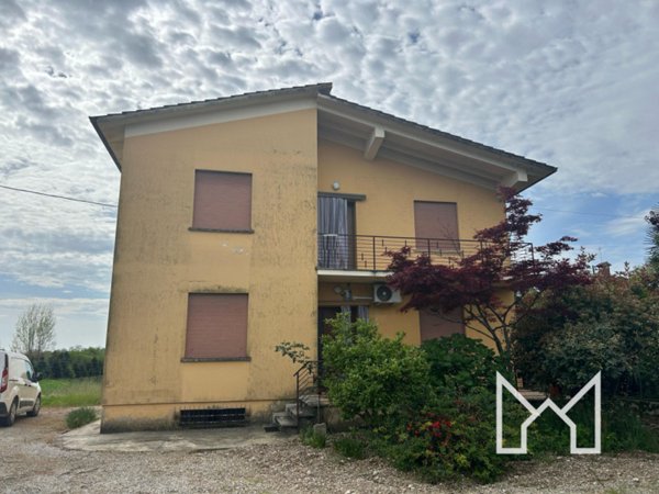 casa indipendente in vendita a Loria in zona Bessica