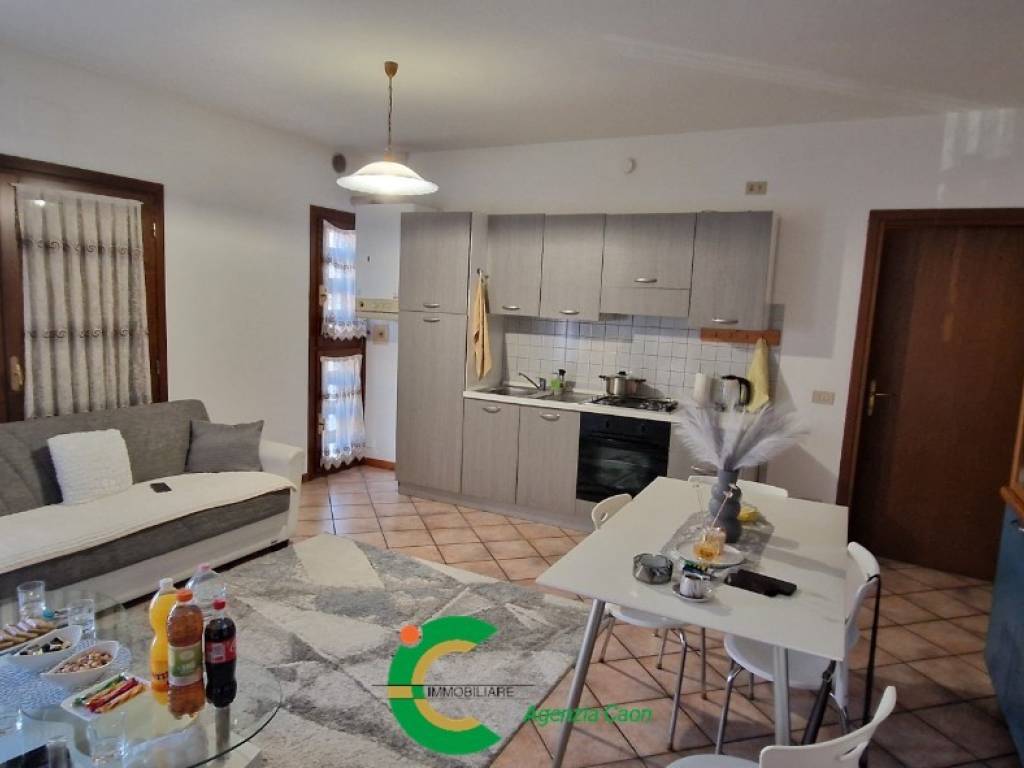 appartamento in vendita a Loria in zona Bessica