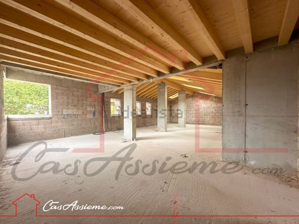 appartamento in vendita a Loria in zona Castione