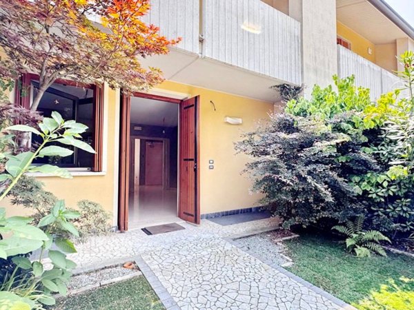casa indipendente in vendita a Loria in zona Bessica