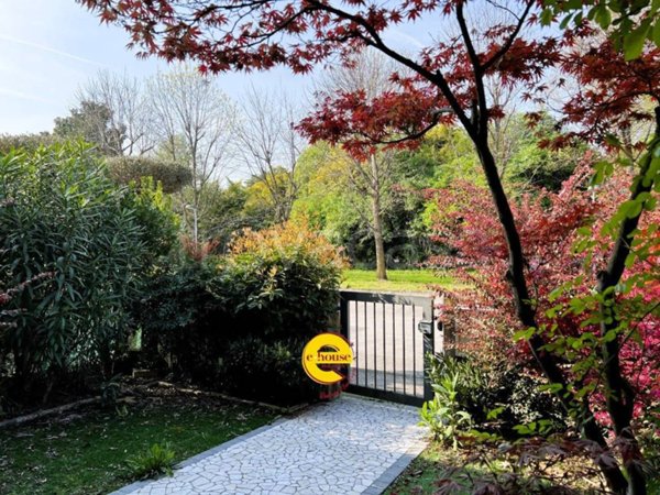 casa indipendente in vendita a Loria in zona Bessica