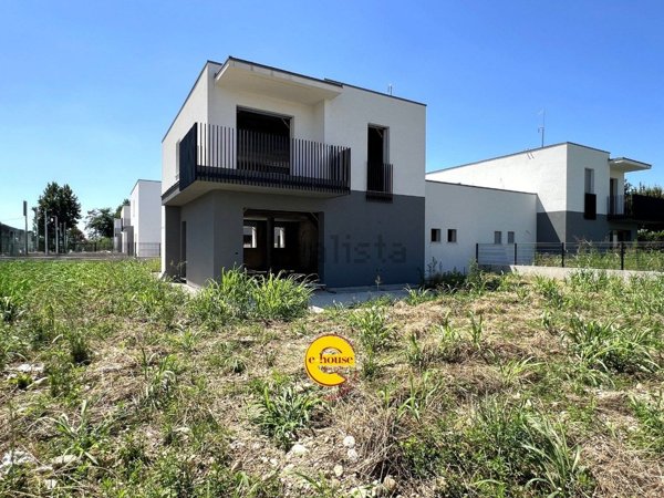 casa indipendente in vendita a Loria