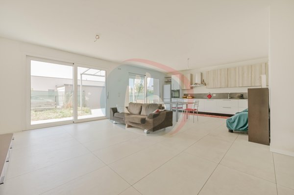 casa indipendente in vendita a Loria in zona Castione