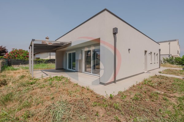 casa indipendente in vendita a Loria in zona Castione