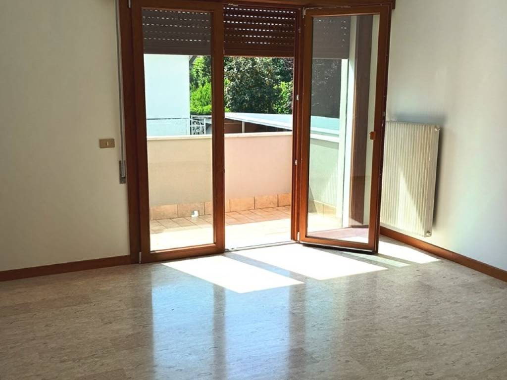 appartamento in vendita a Loria in zona Bessica