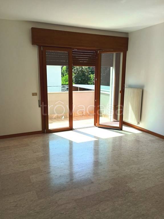 appartamento in vendita a Loria in zona Bessica