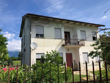 casa indipendente in vendita a Loria