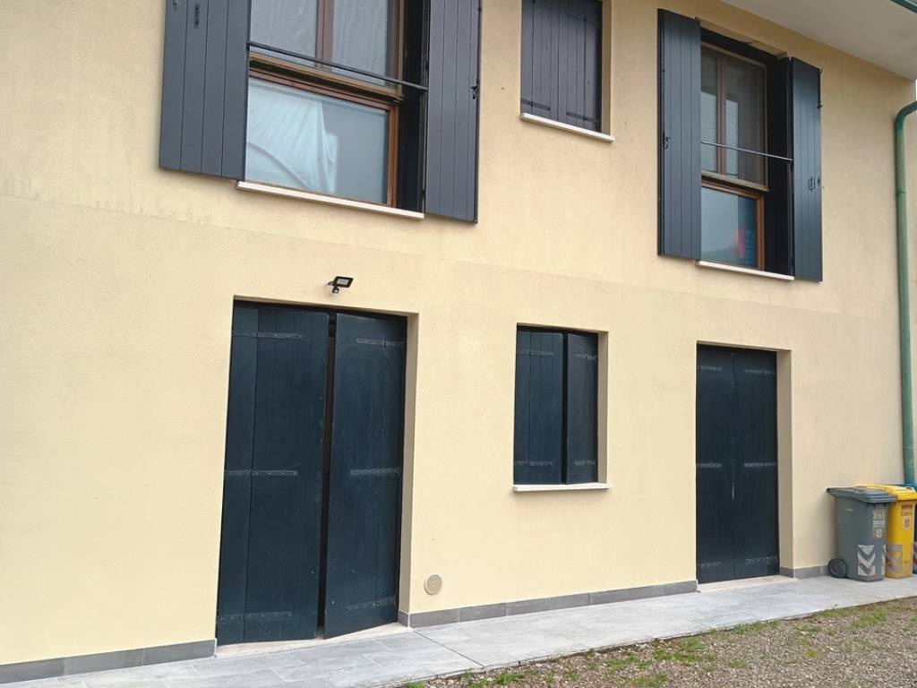 appartamento in vendita a Loria in zona Castione