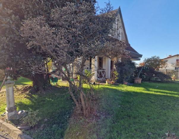 casa indipendente in vendita a Loria in zona Ramon