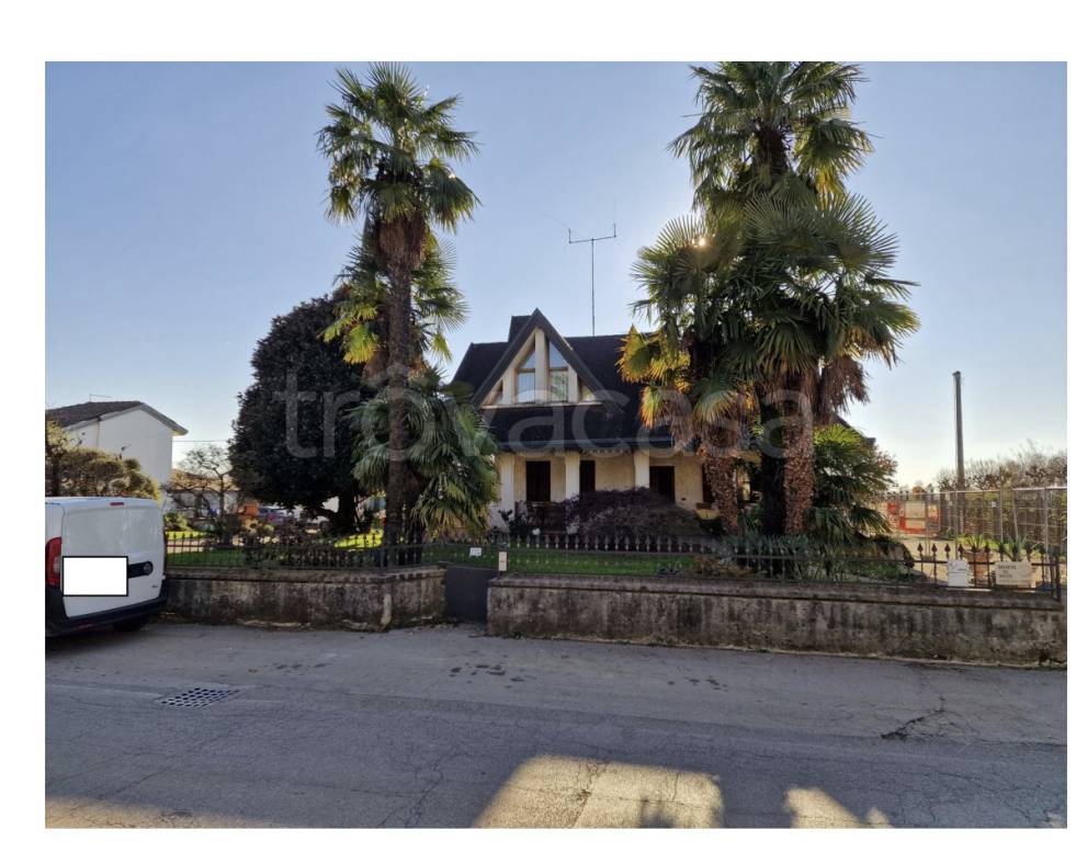 casa indipendente in vendita a Loria