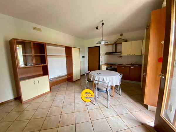 appartamento in vendita a Loria in zona Castione