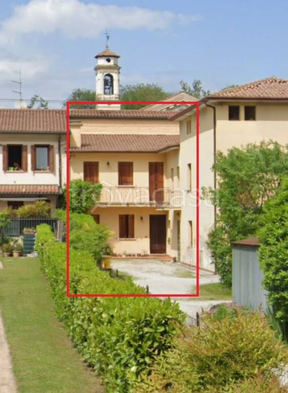 casa indipendente in vendita a Loria in zona Castione