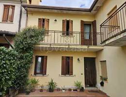 appartamento in vendita a Loria in zona Castione