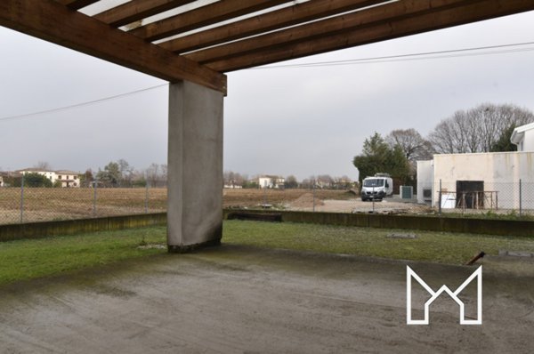 casa indipendente in vendita a Loria in zona Bessica