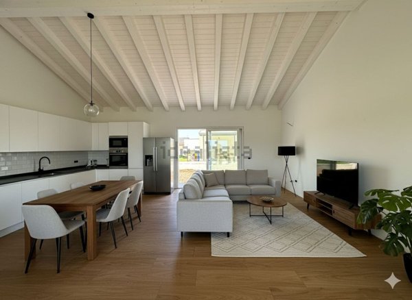 casa indipendente in vendita a Loria