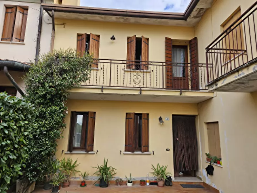 casa indipendente in vendita a Loria