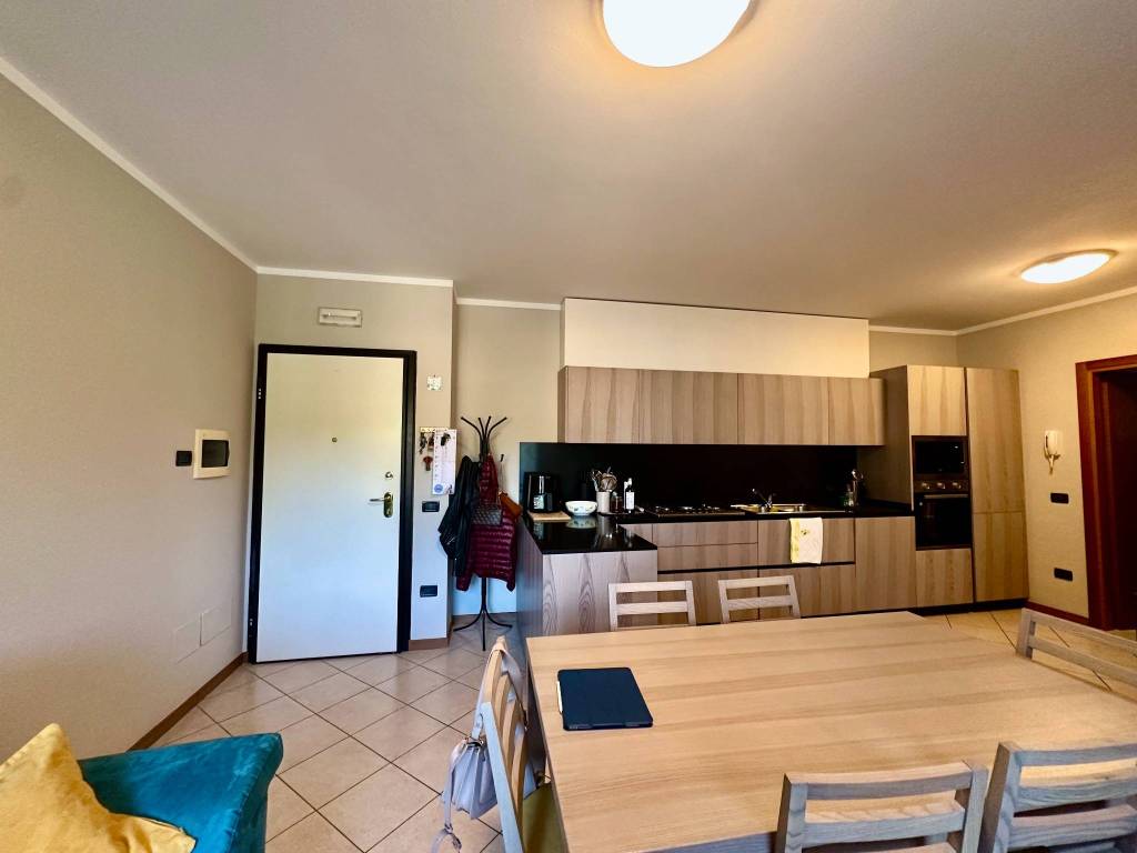 appartamento in vendita a Loria in zona Castione