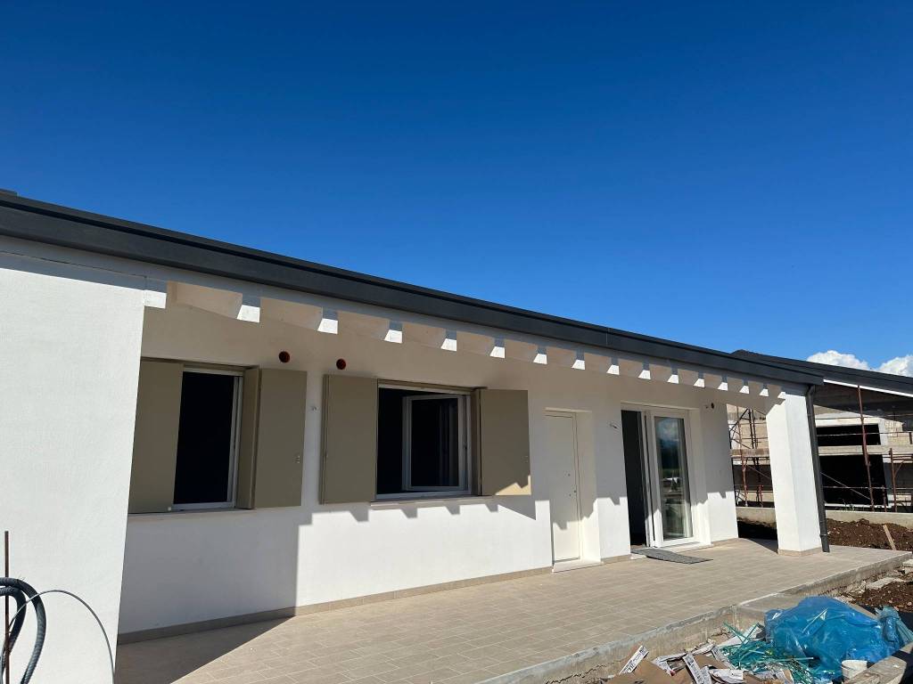 casa indipendente in vendita a Loria