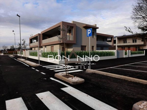 casa indipendente in vendita a Loria in zona Ramon