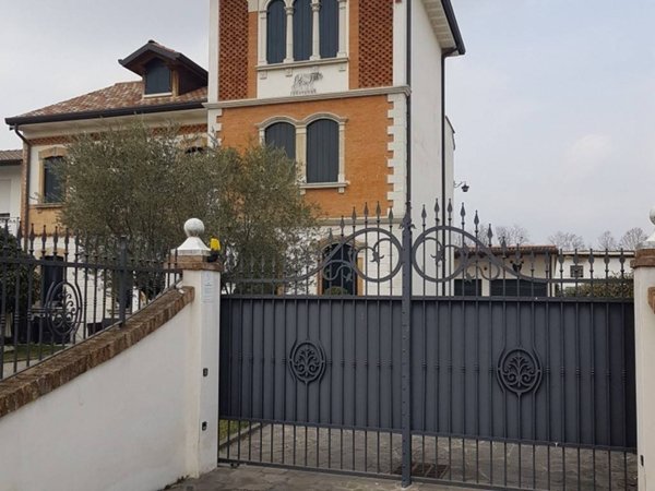casa indipendente in vendita a Loria in zona Ramon