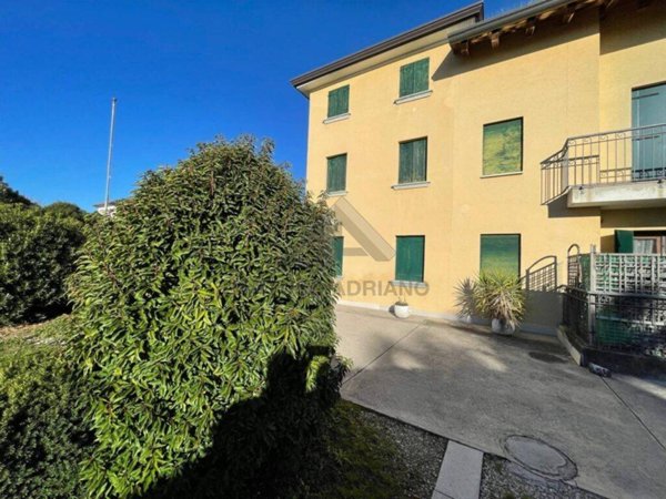 casa indipendente in vendita a Loria in zona Bessica