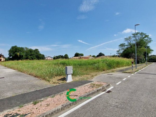 terreno edificabile in vendita a Loria