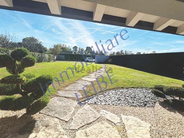 casa indipendente in vendita a Loria in zona Ramon