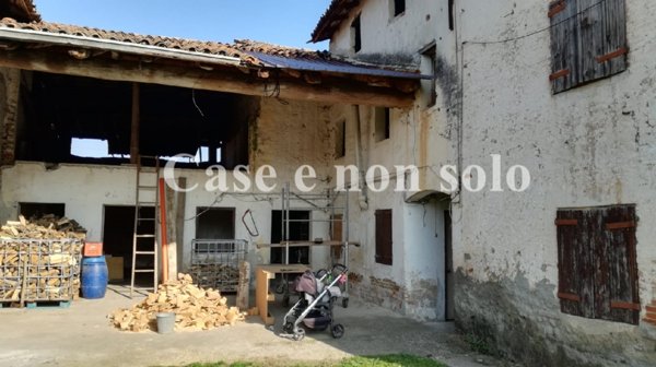 casale in vendita a Loria in zona Castione