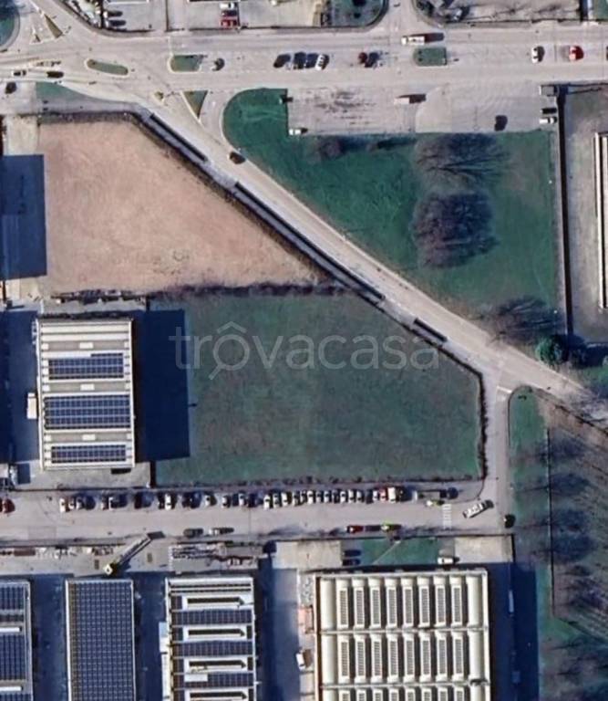 terreno edificabile in vendita a Loria